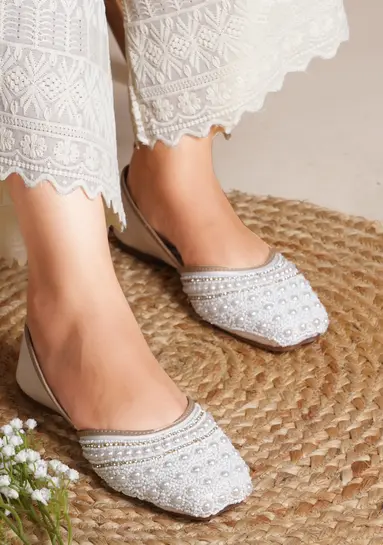 Froh Feet Women Juttis | Flipkart