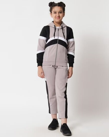 Dress , T Shirt & More Clothing Upto 75% Off + Coupon Discount